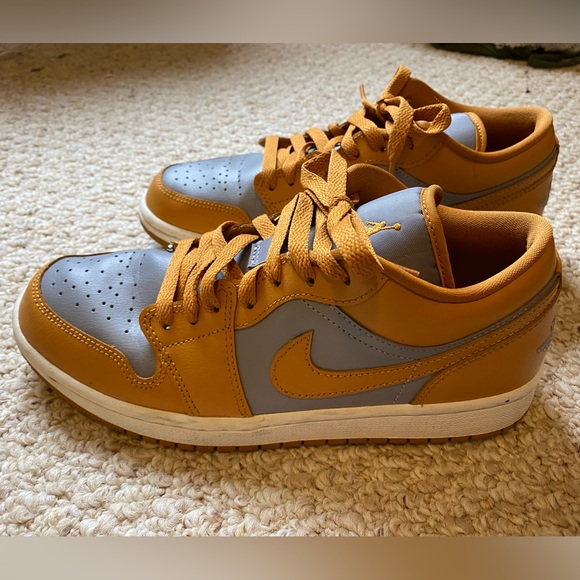 Nike Air Jordon Low Top size 8.5 euro 40 - Picture 1 of 5